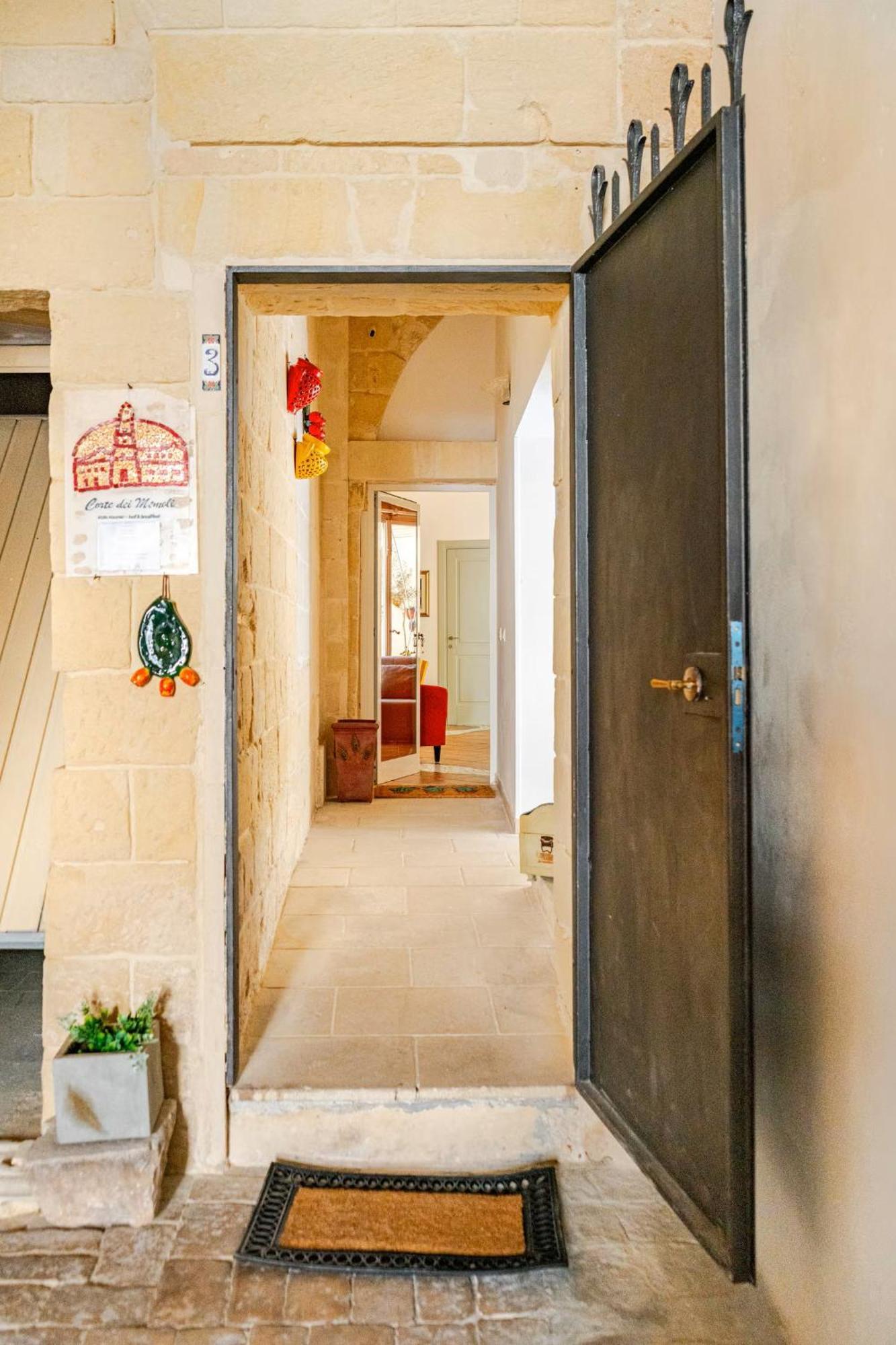 B&B Corte Dei Memoli Di Margiotta Giuseppina Lecce Eksteriør bilde