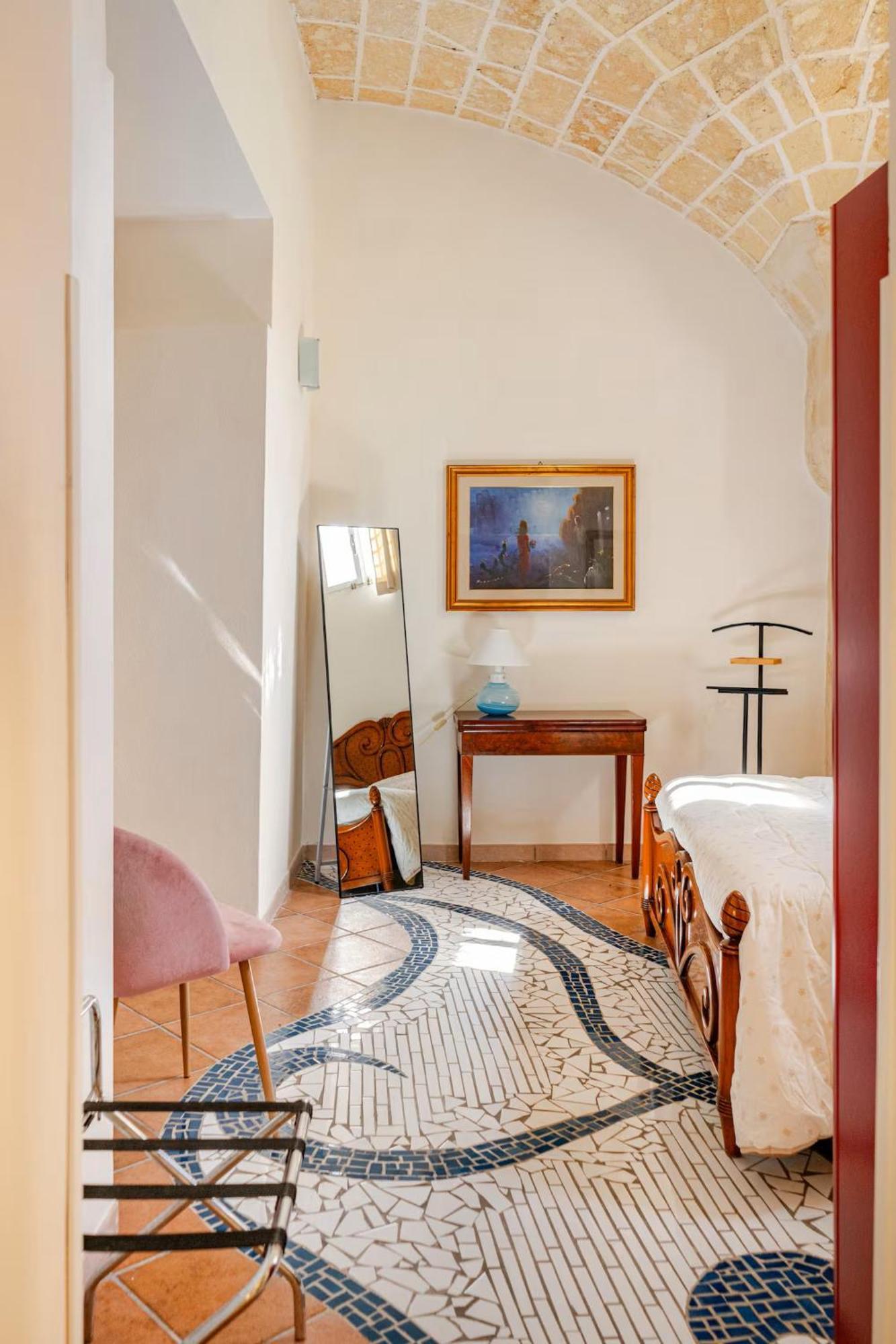B&B Corte Dei Memoli Di Margiotta Giuseppina Lecce Eksteriør bilde