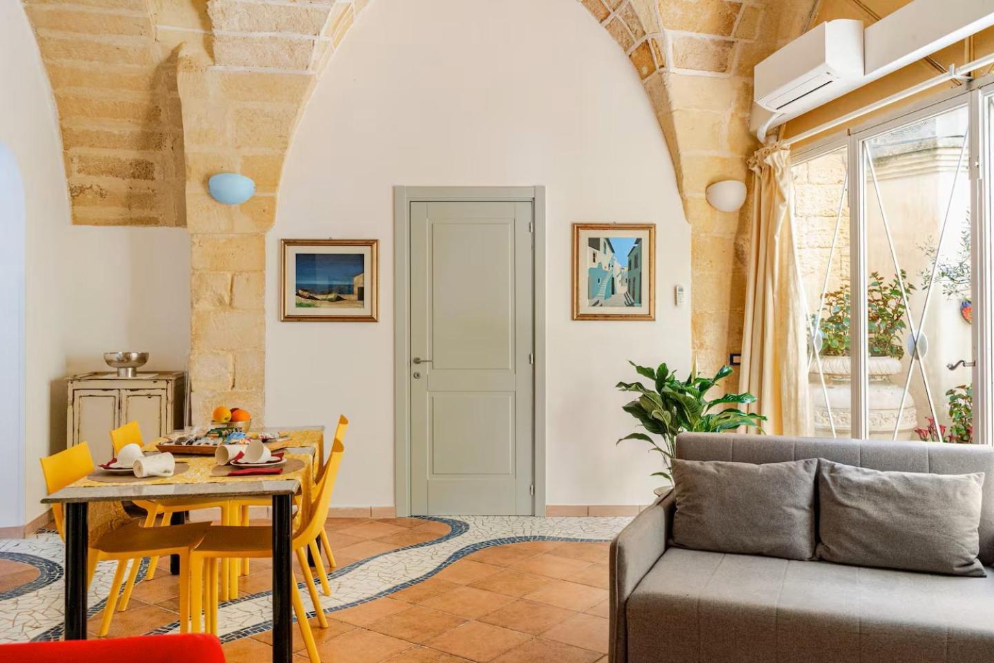 B&B Corte Dei Memoli Di Margiotta Giuseppina Lecce Eksteriør bilde