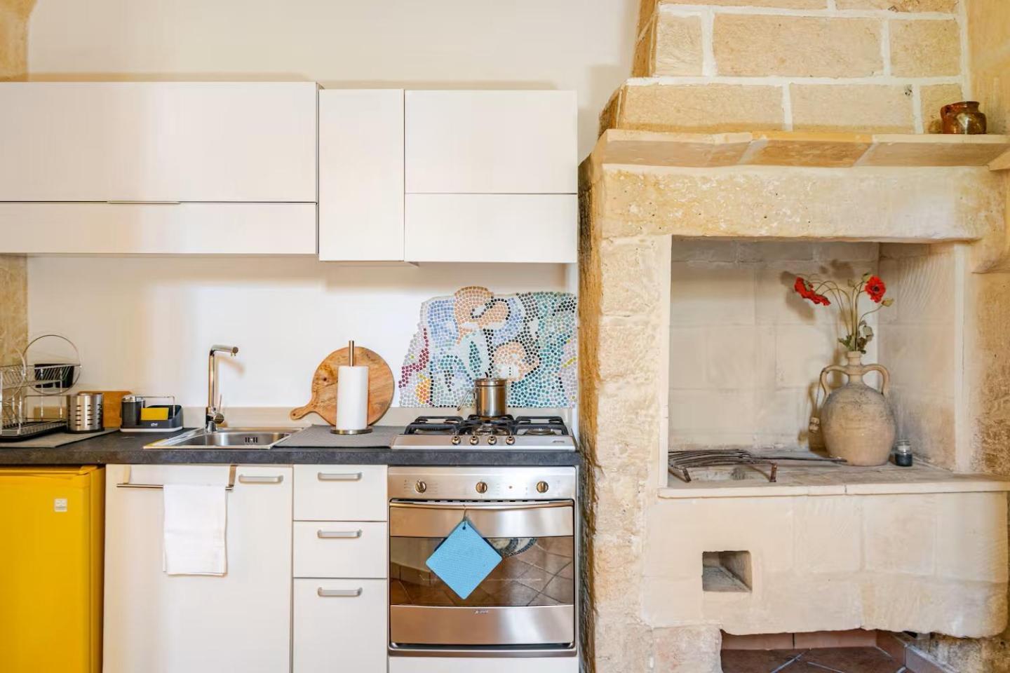 B&B Corte Dei Memoli Di Margiotta Giuseppina Lecce Eksteriør bilde