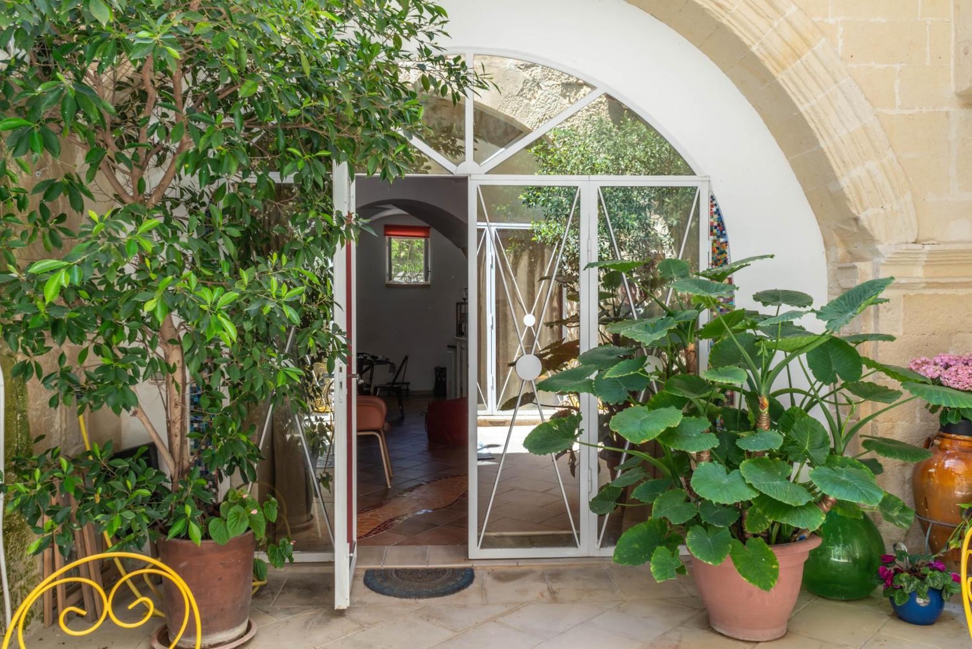 B&B Corte Dei Memoli Di Margiotta Giuseppina Lecce Eksteriør bilde