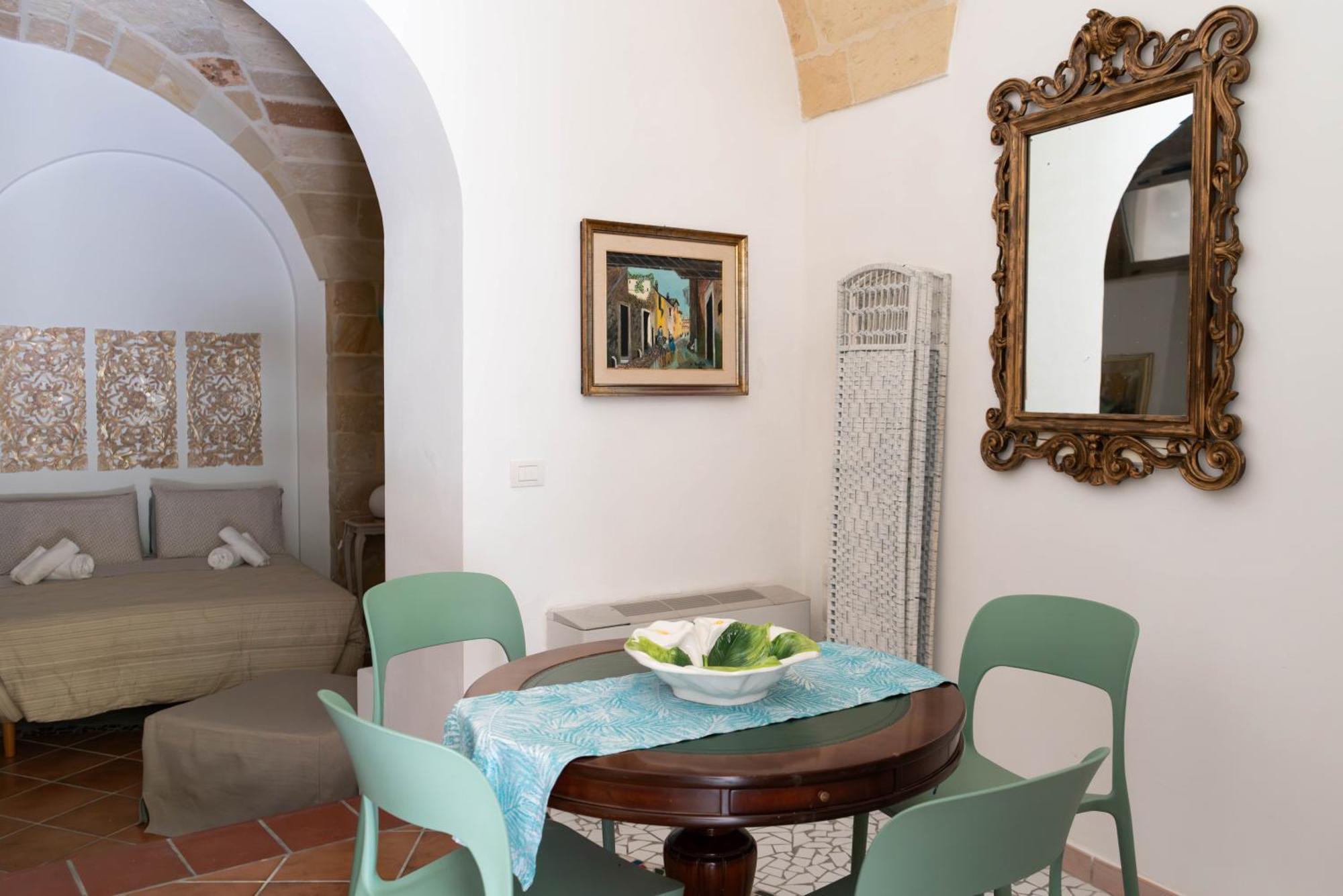 B&B Corte Dei Memoli Di Margiotta Giuseppina Lecce Eksteriør bilde