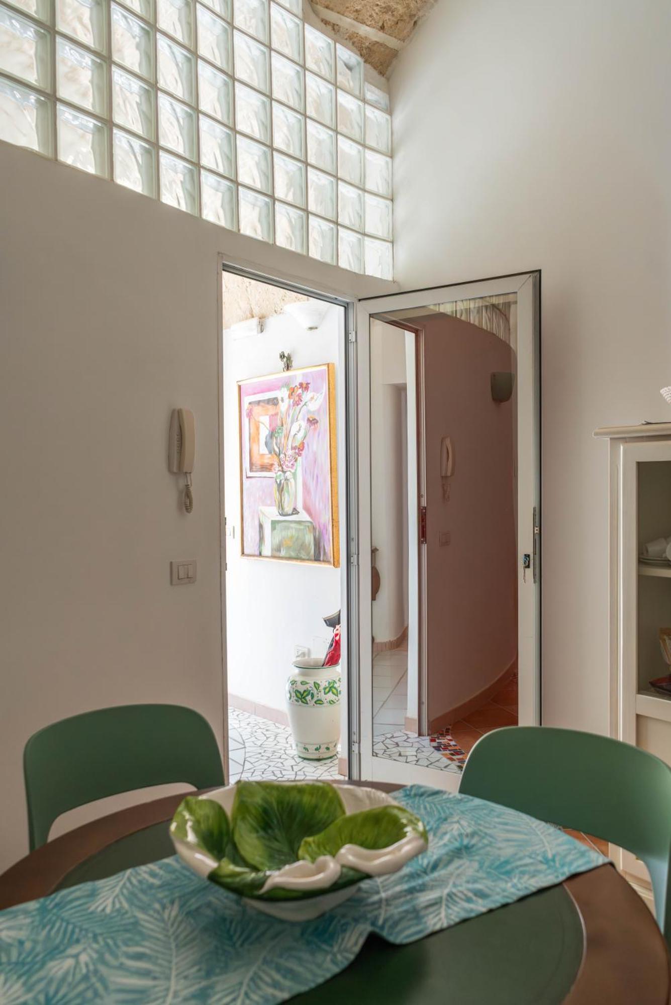B&B Corte Dei Memoli Di Margiotta Giuseppina Lecce Eksteriør bilde