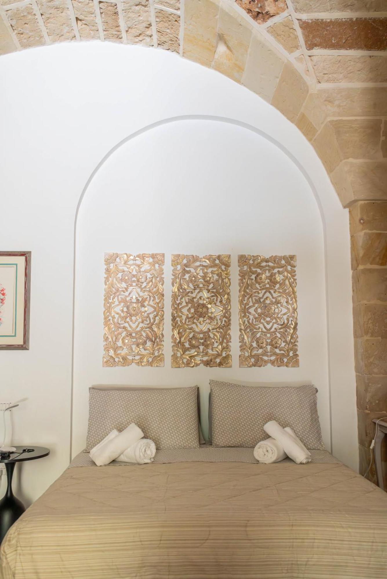 B&B Corte Dei Memoli Di Margiotta Giuseppina Lecce Eksteriør bilde