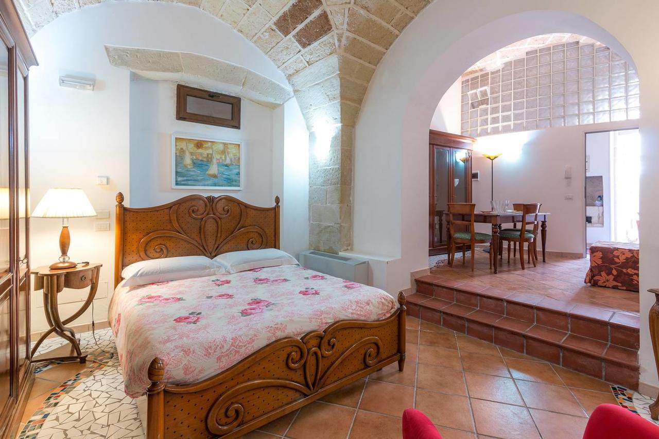 B&B Corte Dei Memoli Di Margiotta Giuseppina Lecce Eksteriør bilde