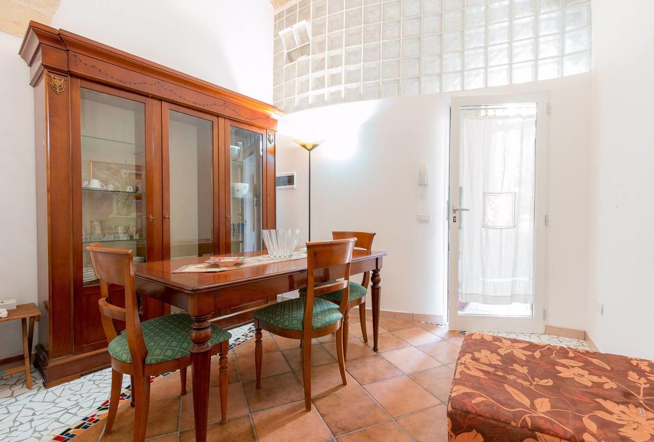 B&B Corte Dei Memoli Di Margiotta Giuseppina Lecce Eksteriør bilde
