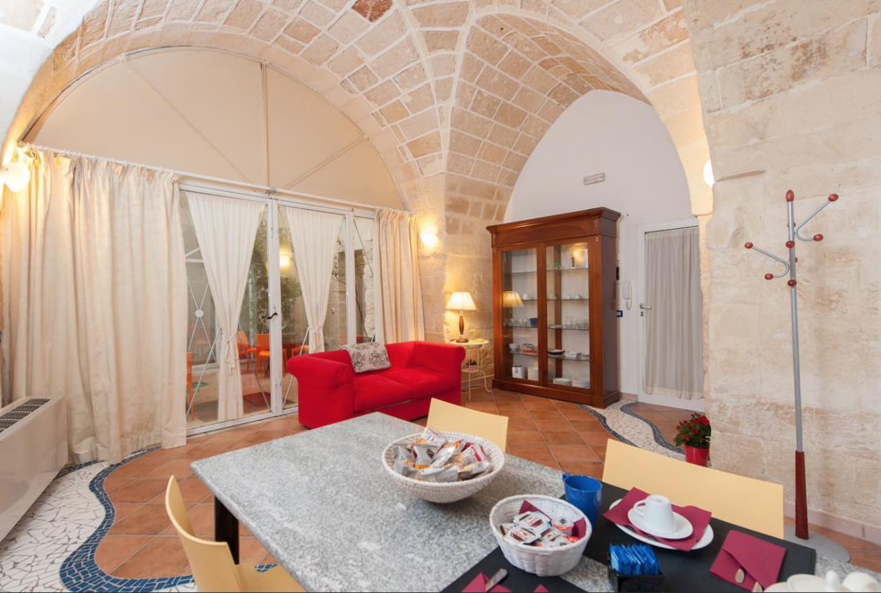 B&B Corte Dei Memoli Di Margiotta Giuseppina Lecce Eksteriør bilde